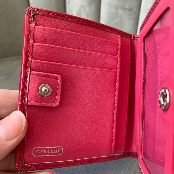 Coach patent leather small wallet - Picture 4 of 8